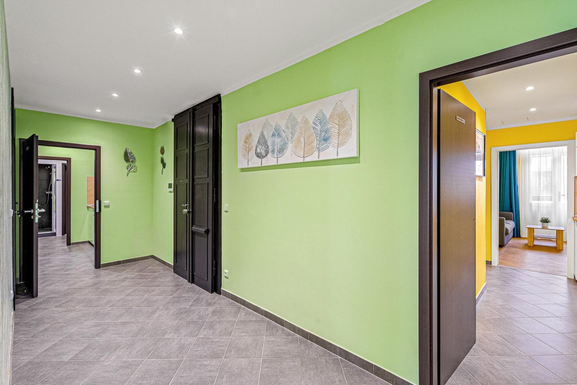 Oasis Apartments At Charles Square Прага Екстериор снимка