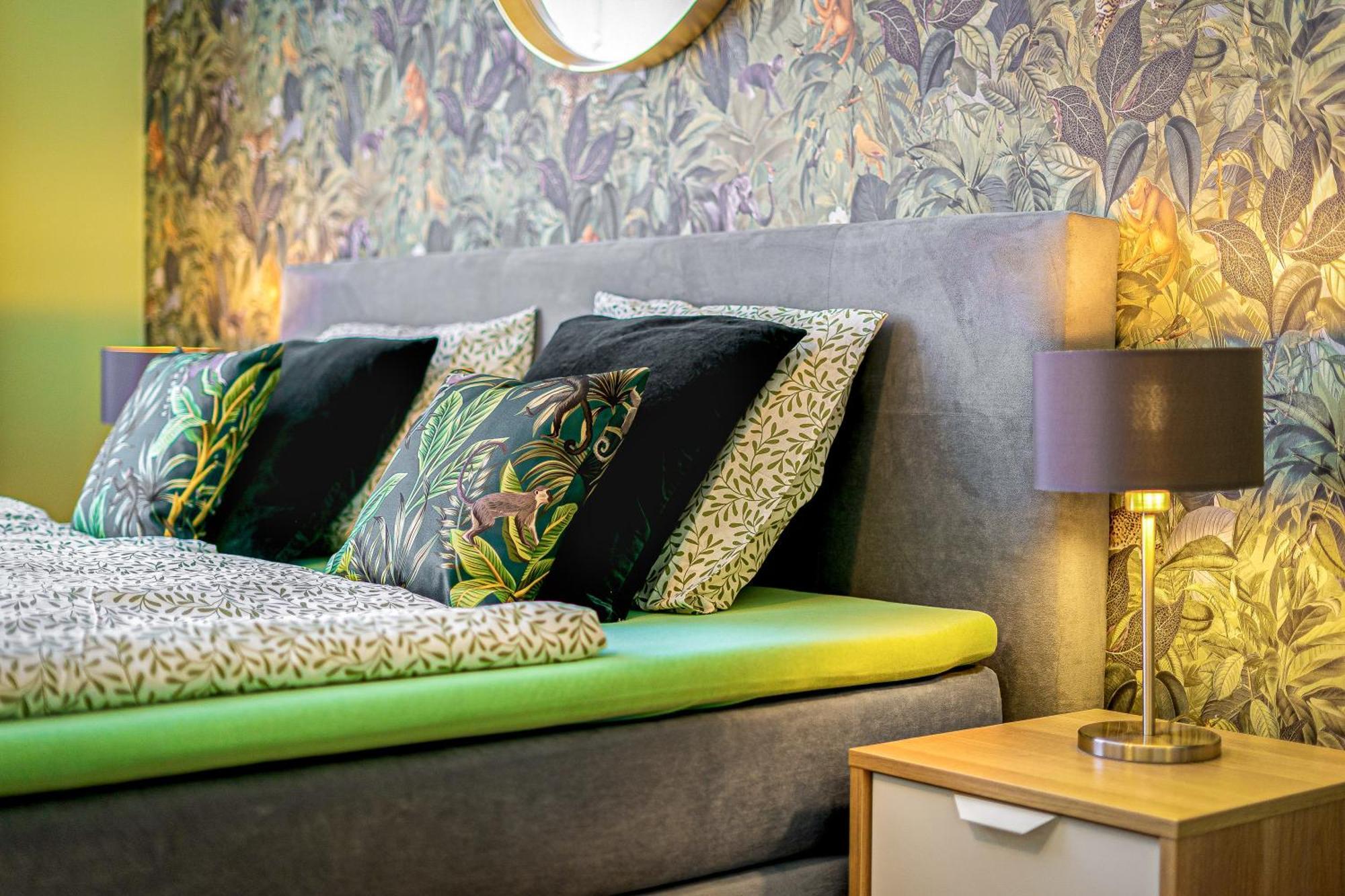 Oasis Apartments At Charles Square Прага Екстериор снимка