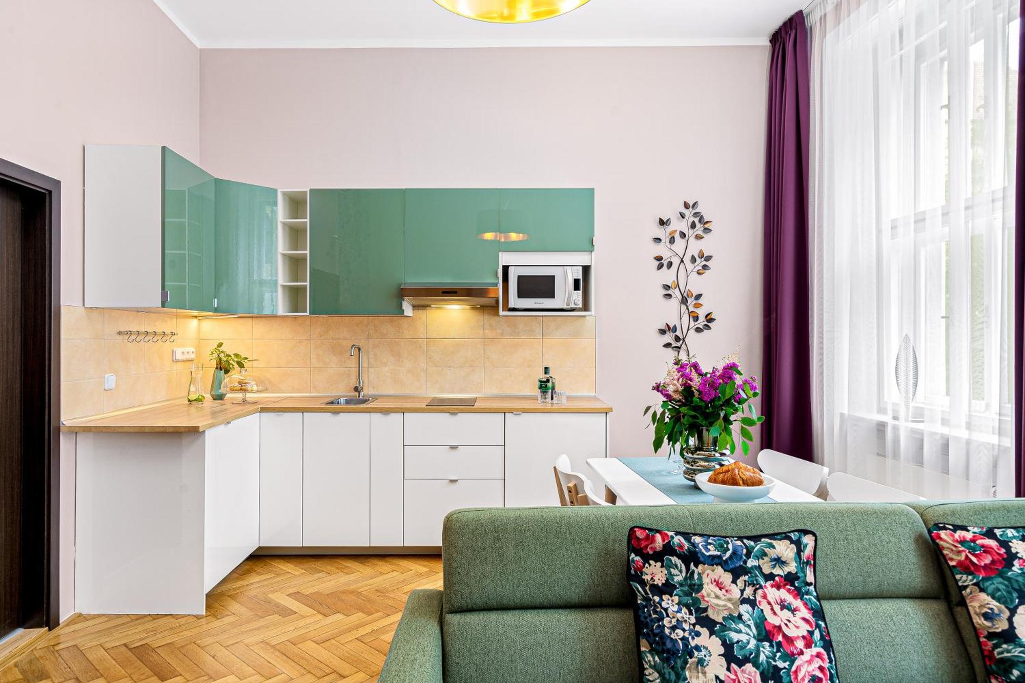 Oasis Apartments At Charles Square Прага Екстериор снимка