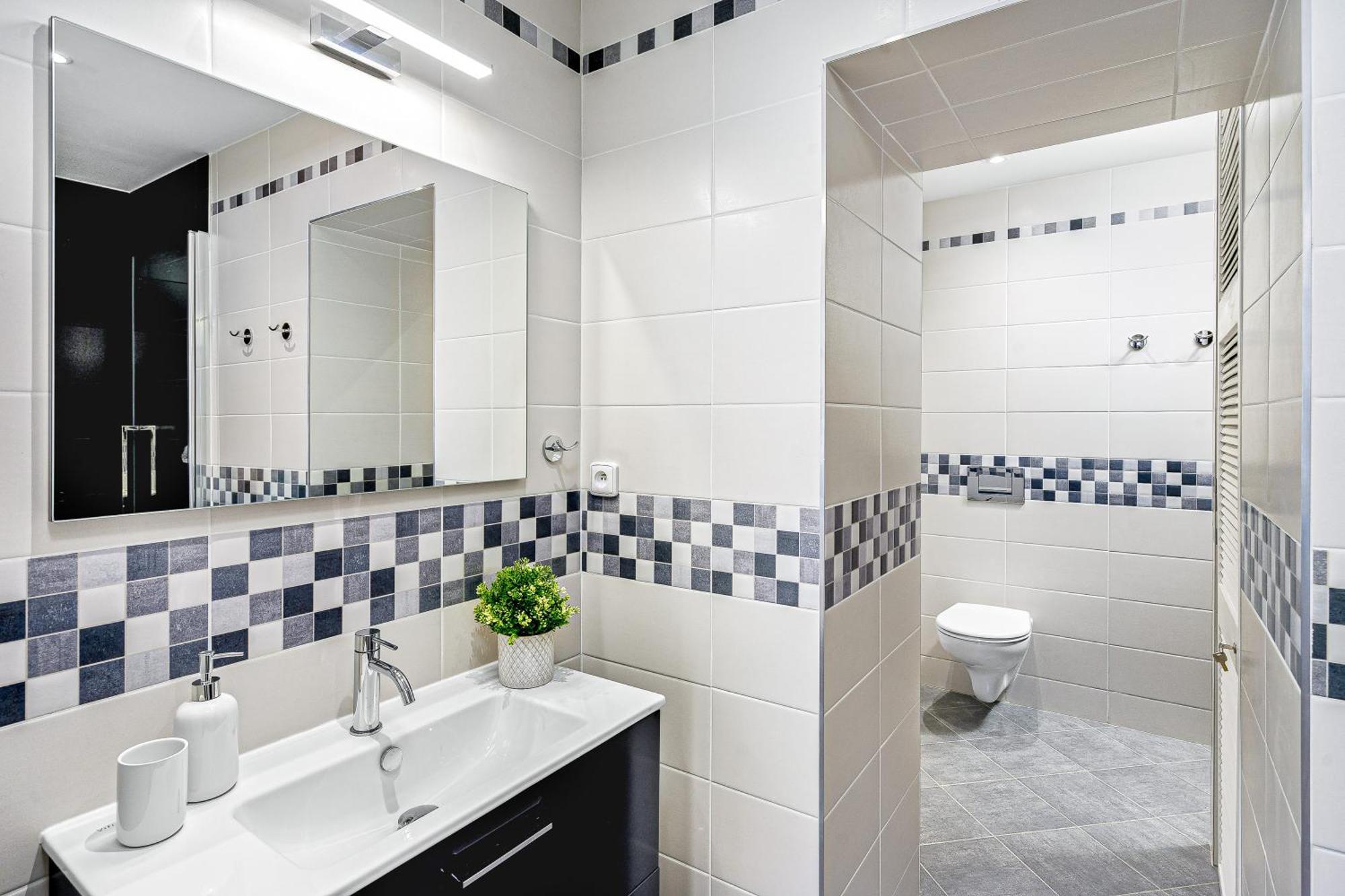 Oasis Apartments At Charles Square Прага Екстериор снимка
