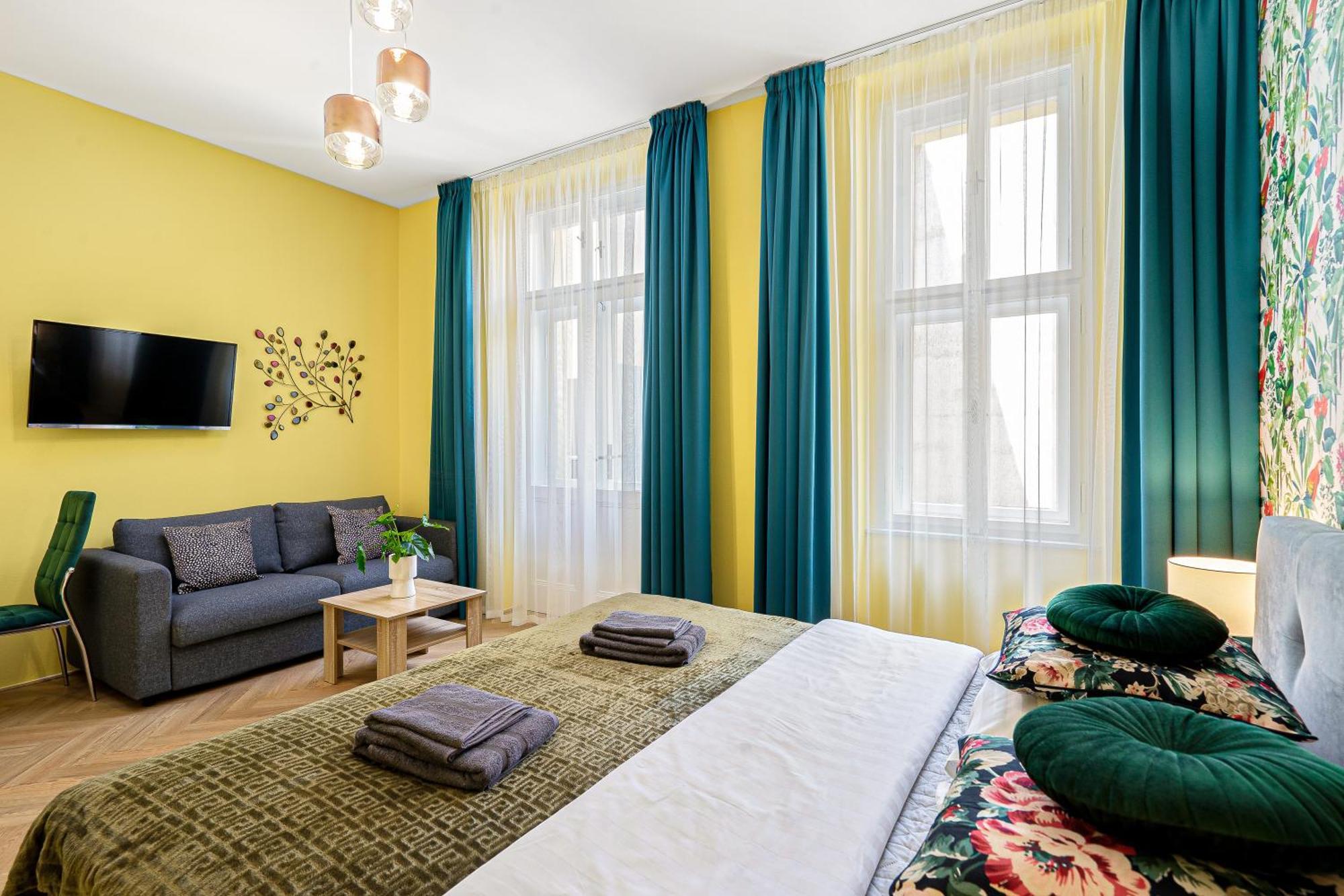 Oasis Apartments At Charles Square Прага Екстериор снимка